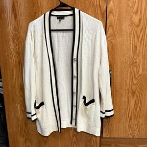 Who What Wear Ivory Sweater with Black Accents